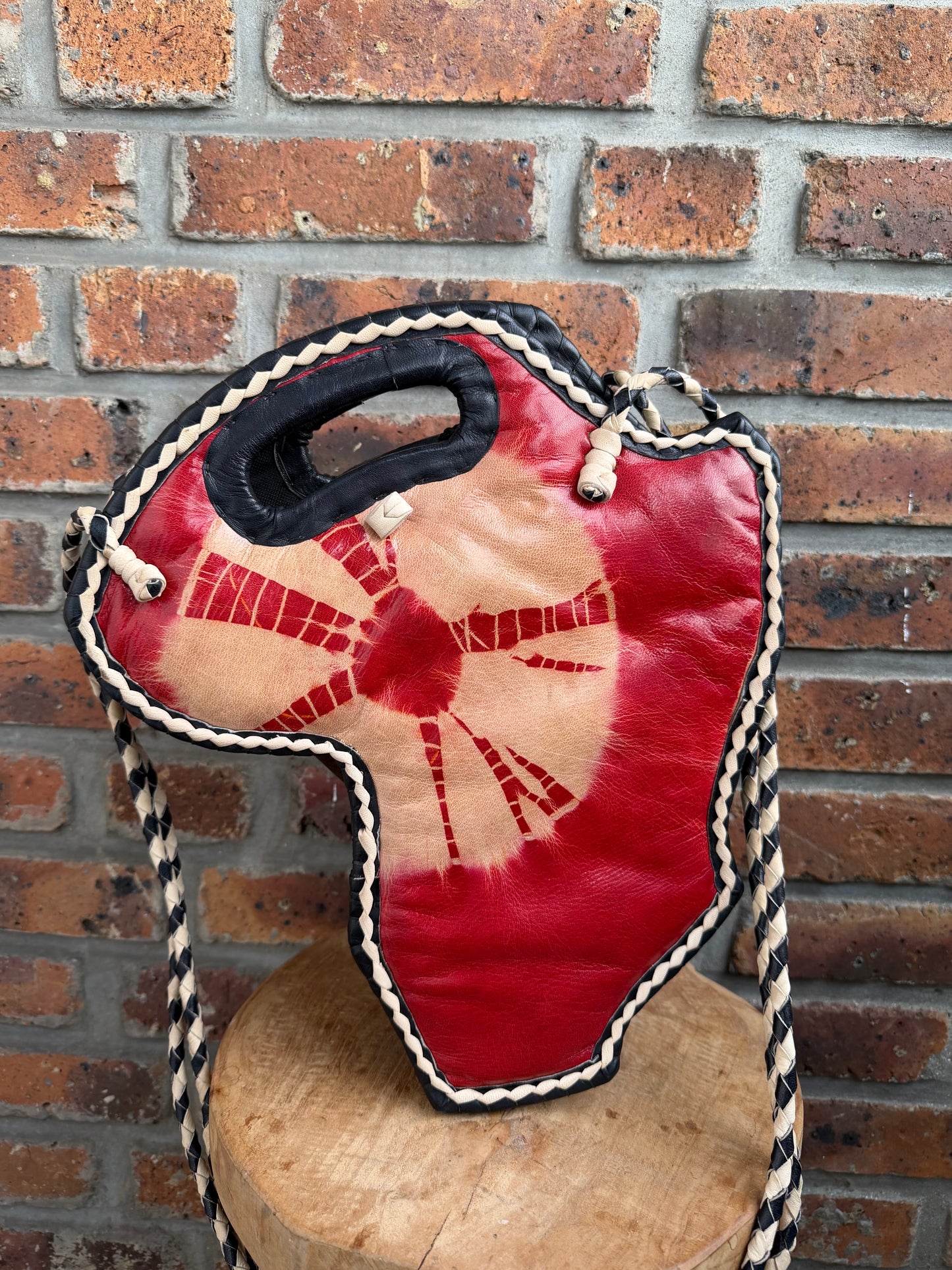 Sac carte d Afrique cuir et bogolan rouge