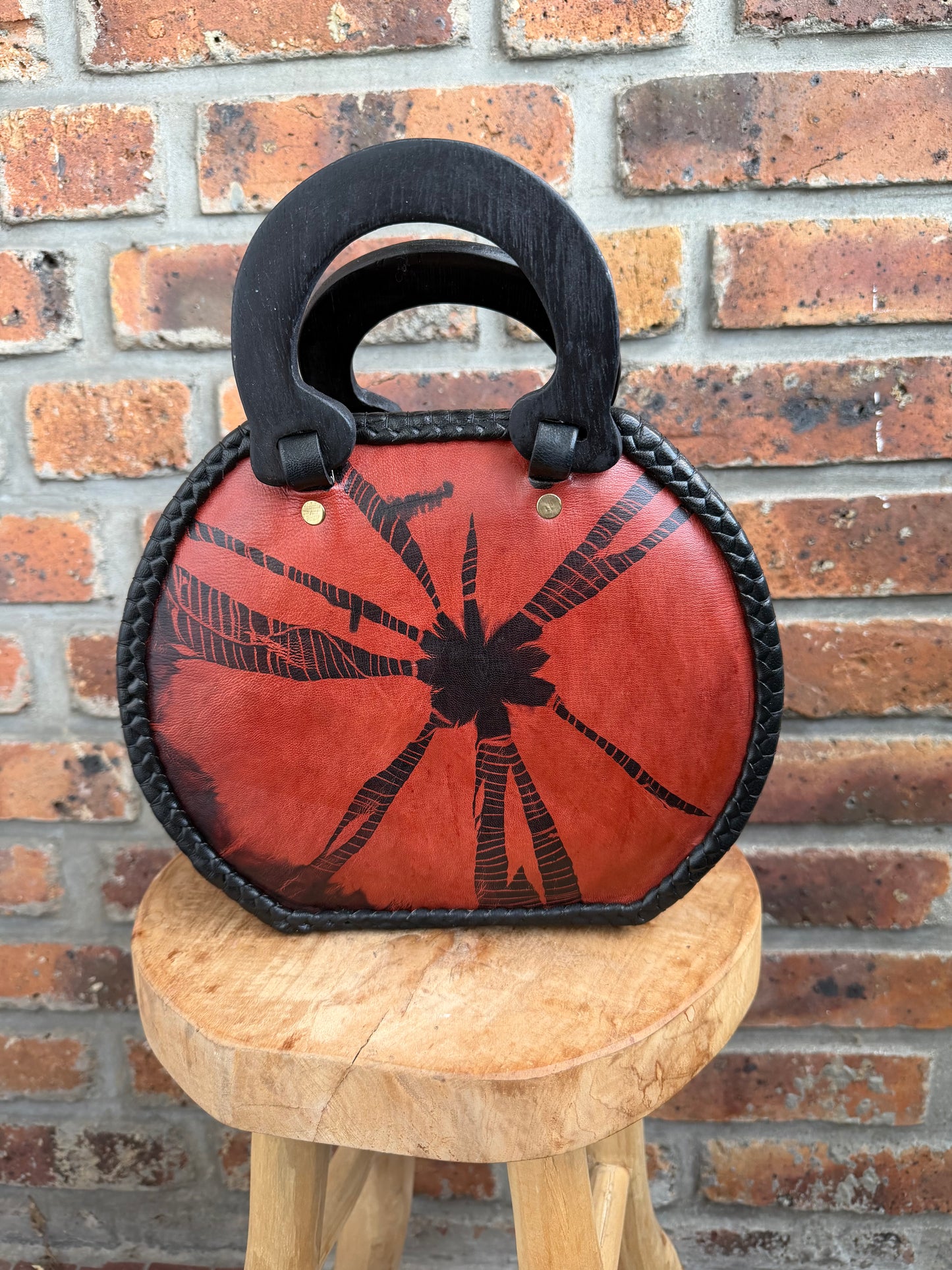 Sac bogolan, cuir et anses en bois