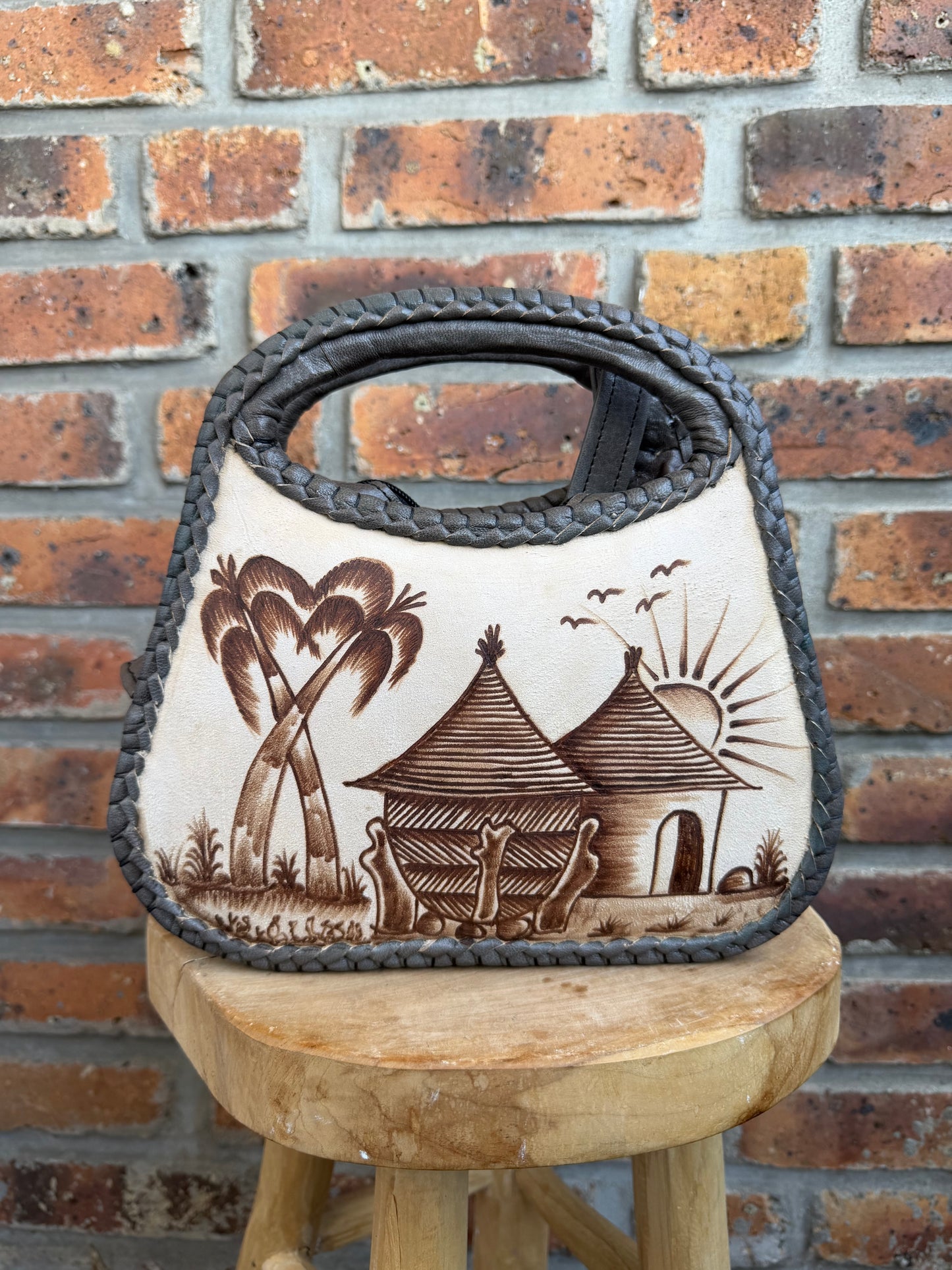 Sac gravé cuir