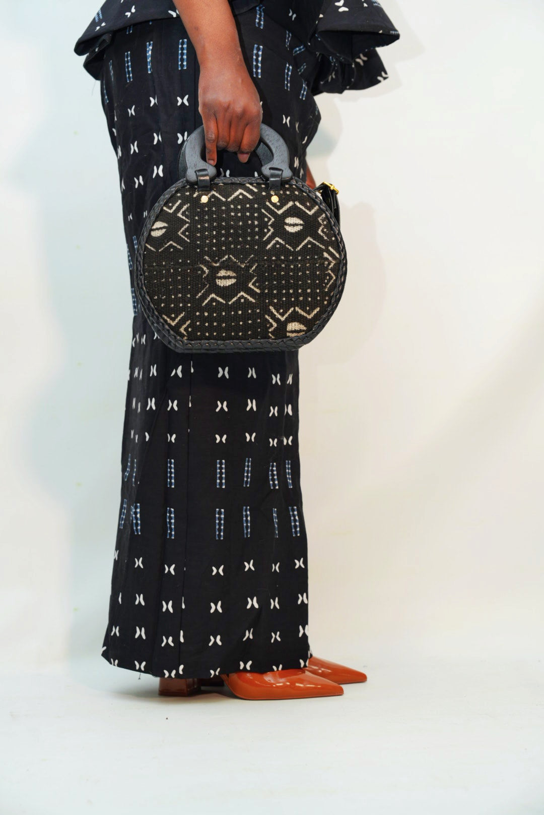 Sac noir bogolan cuir et anse en bois