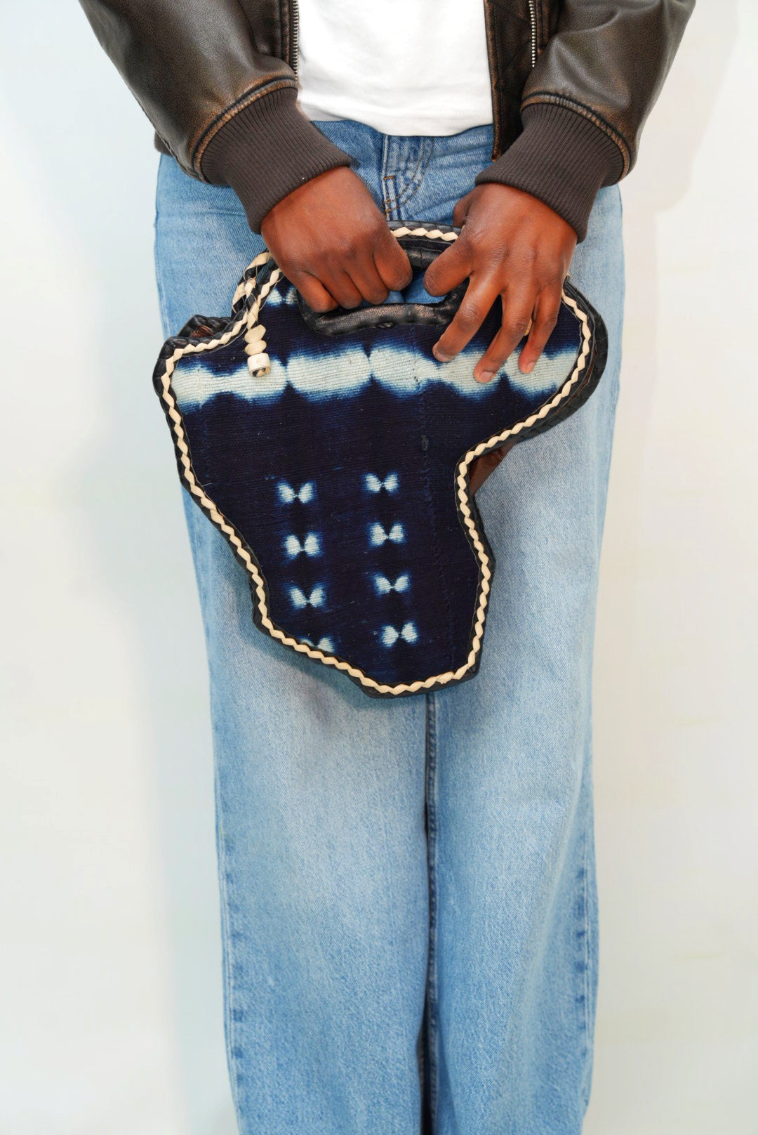 Sac carte d'Afrique bogolan indigo et cuir
