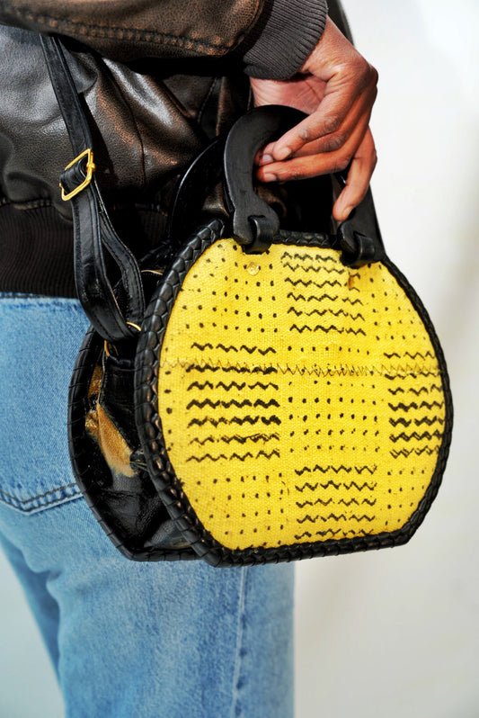 Sac bogolan jaune, cuir et anse en bois