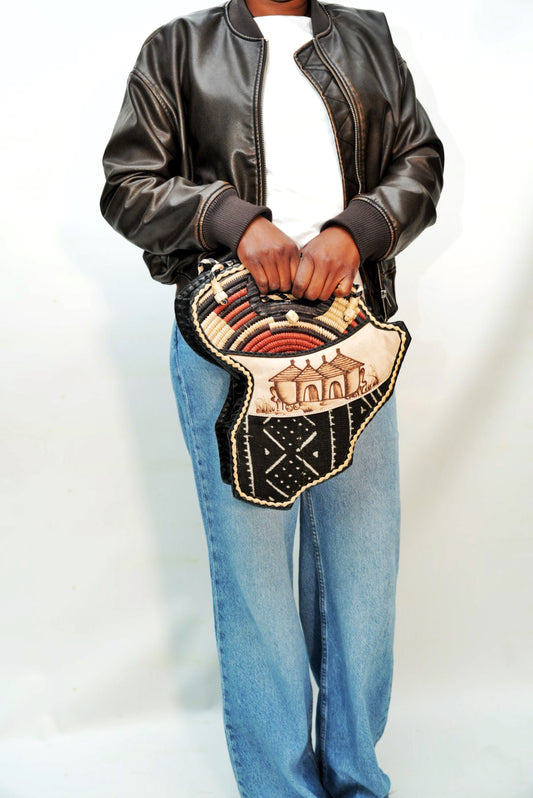 Sac noir en cuir, raphia et tissu Bogolan
