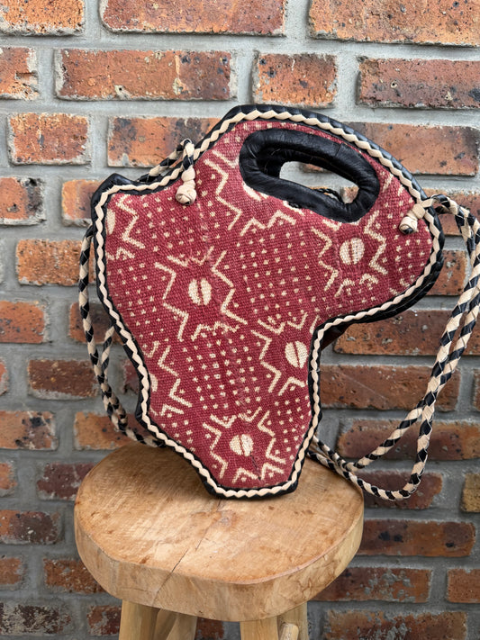Sac carte d Afrique cuir et bogolan rouge