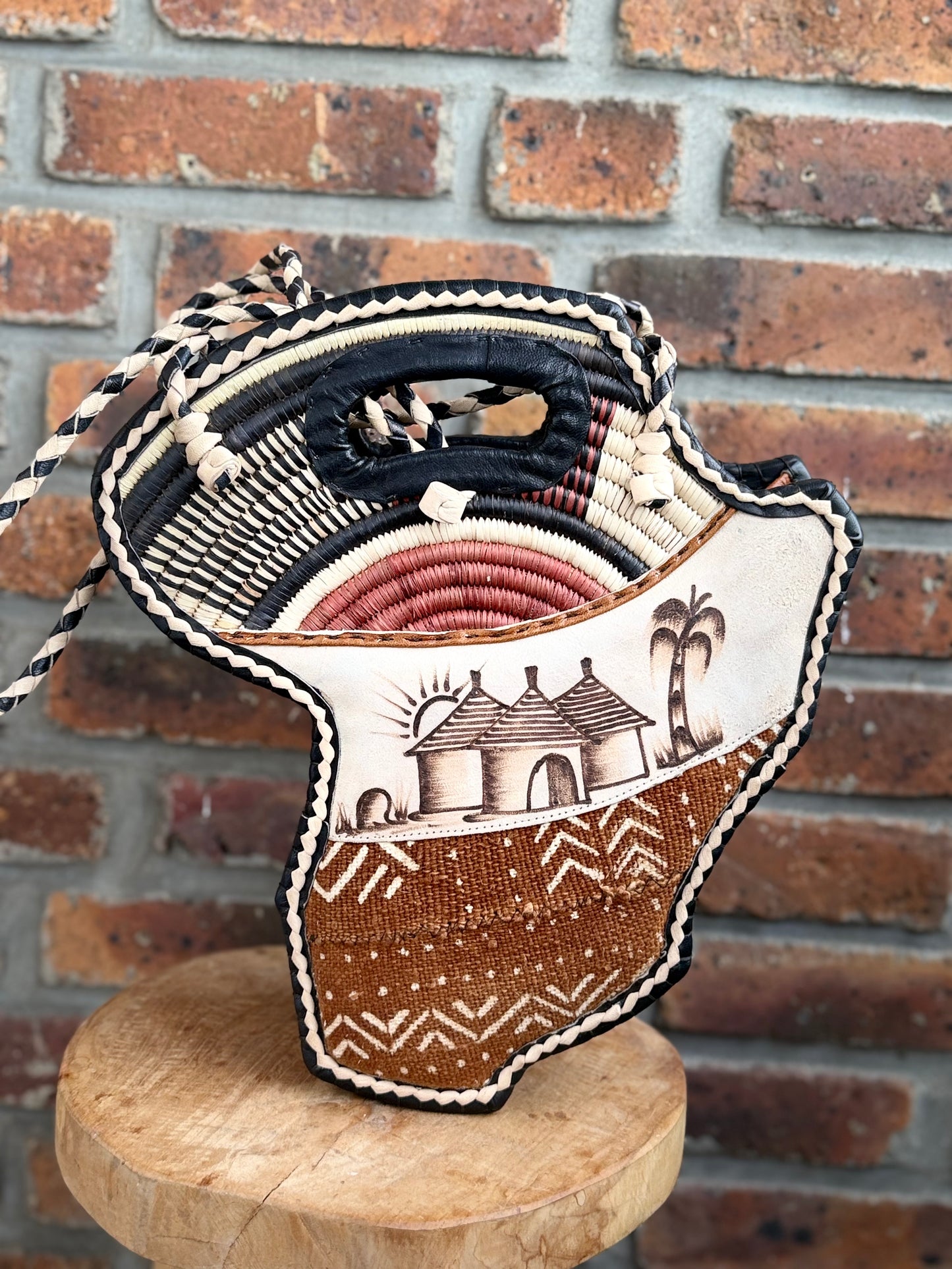 Sac en cuir, raphia et bogolan